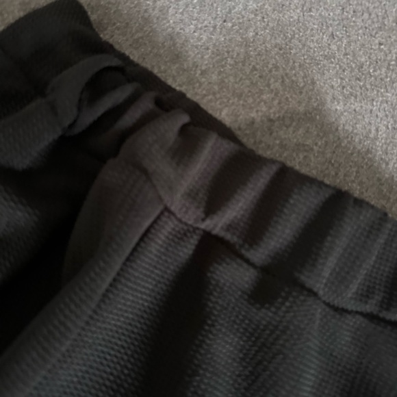 Plain Black Skirt - Picture 4 of 5